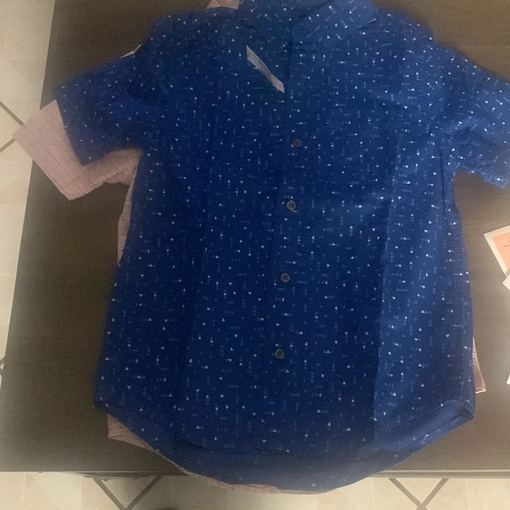 The Children’s place Bundle boy’s 2 button-down short-sleeved shirts